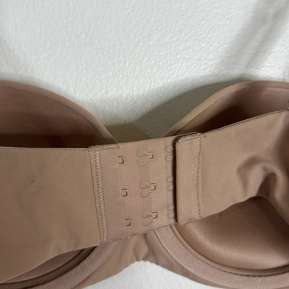 Skims fits everybody strapless bra in color clay size 36C - Picture 7 of 10